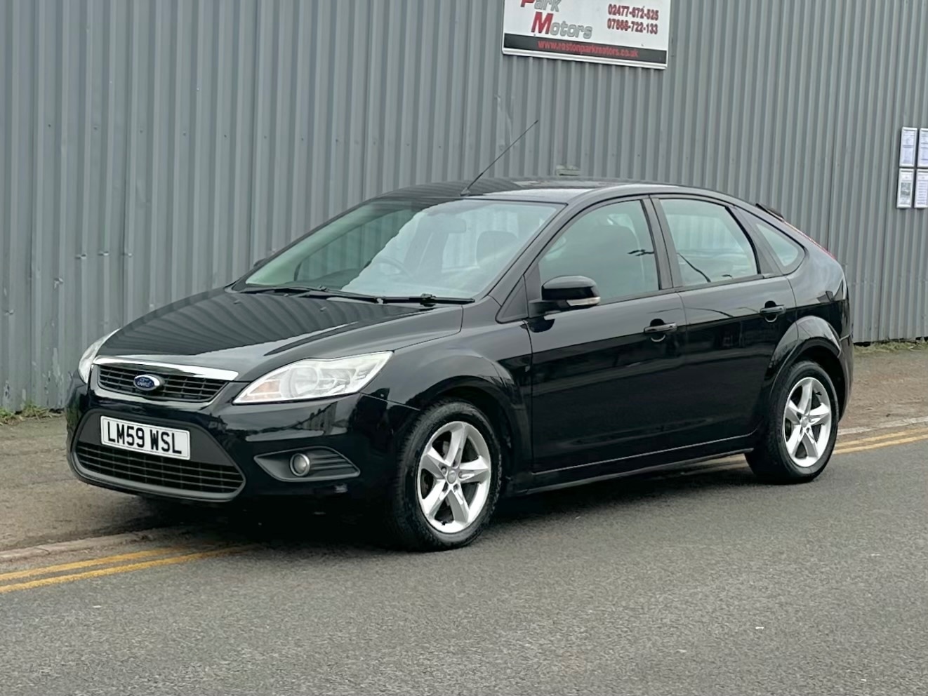 Used Ford Focus 2009 for sale - 75104774: Photo 2
