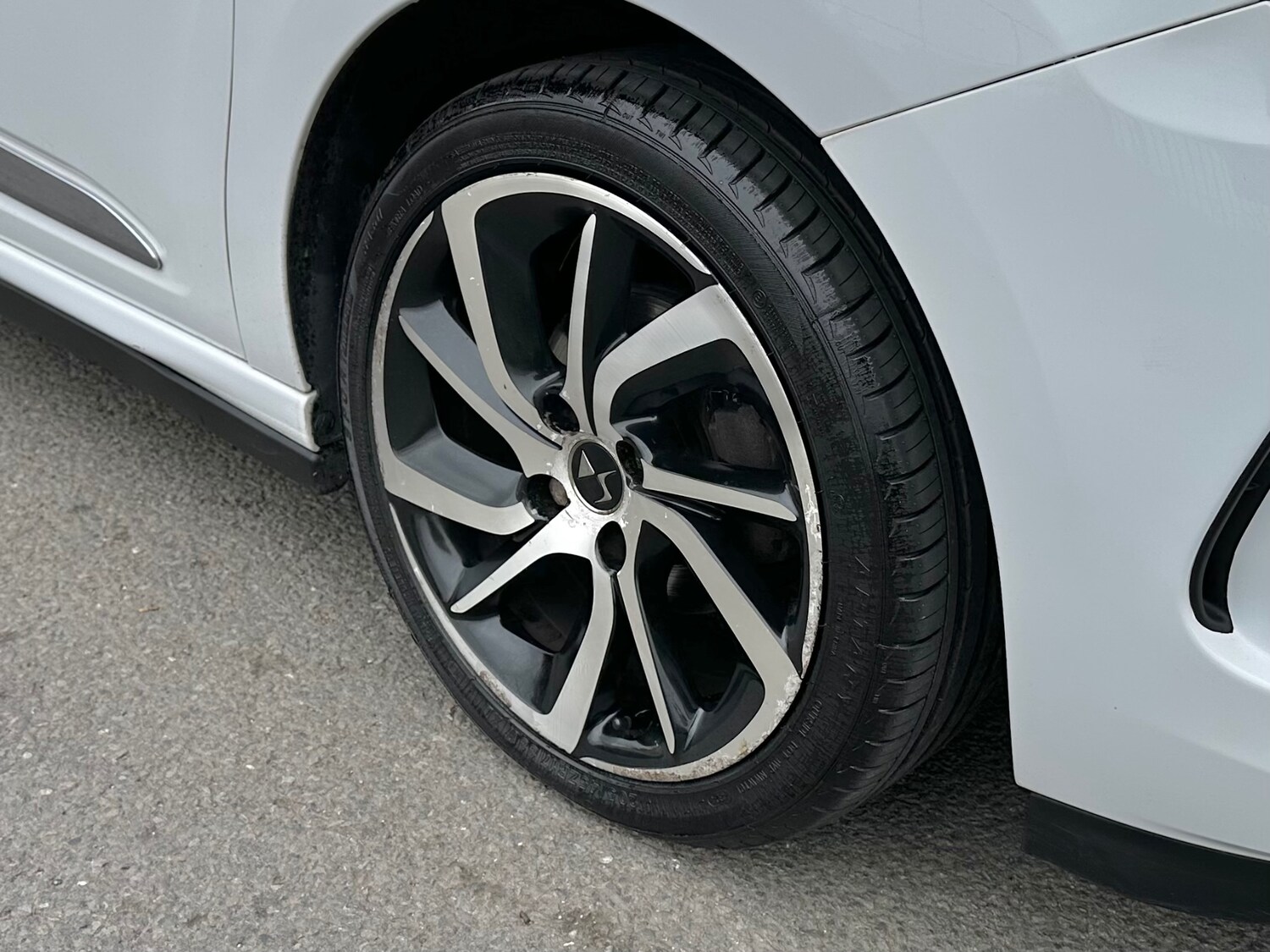 Used DS Automobiles DS 3 2015 for sale - 74172885: Photo 10