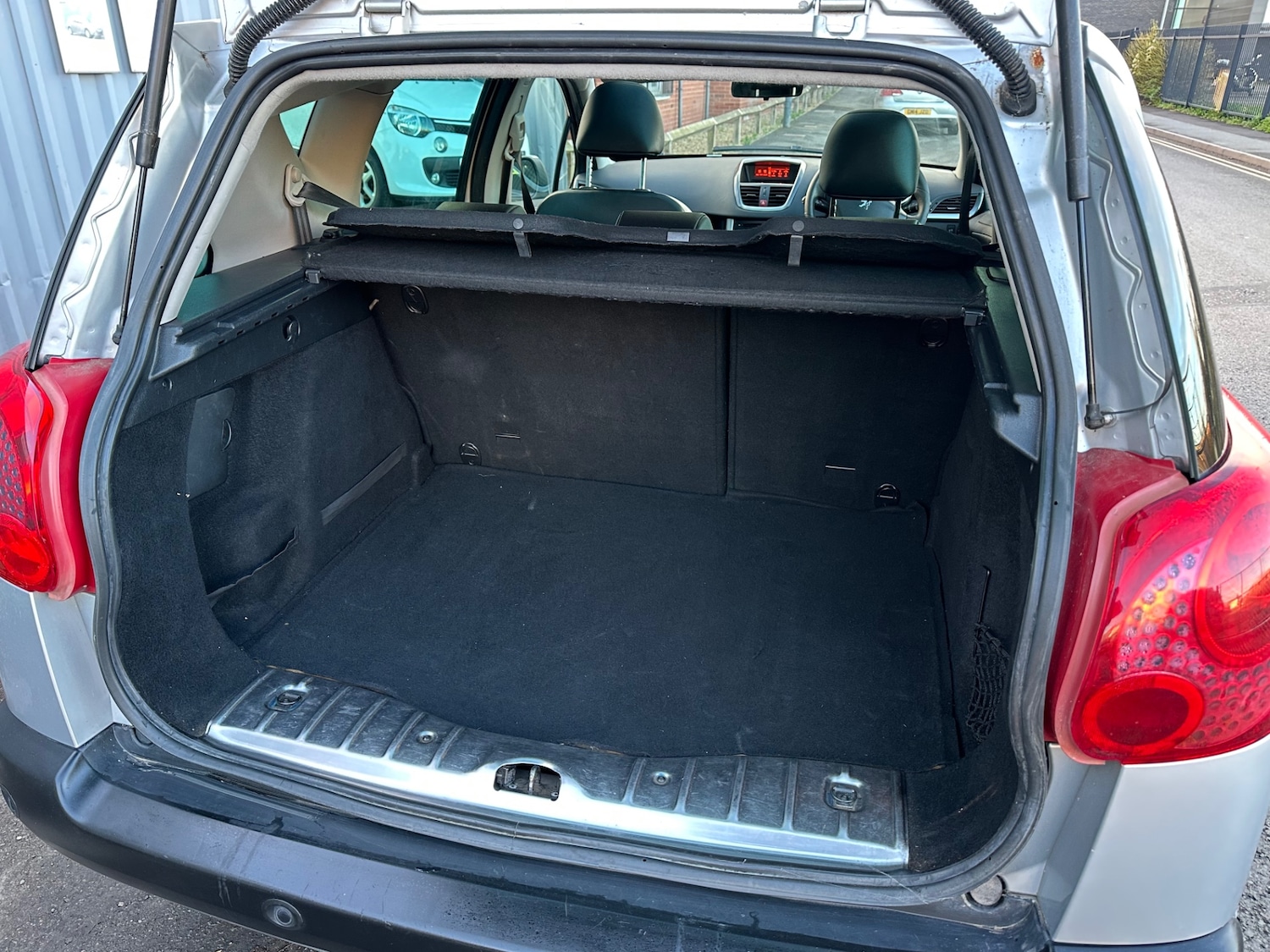 Used Peugeot 207 2013 for sale - 73461233: Photo 7