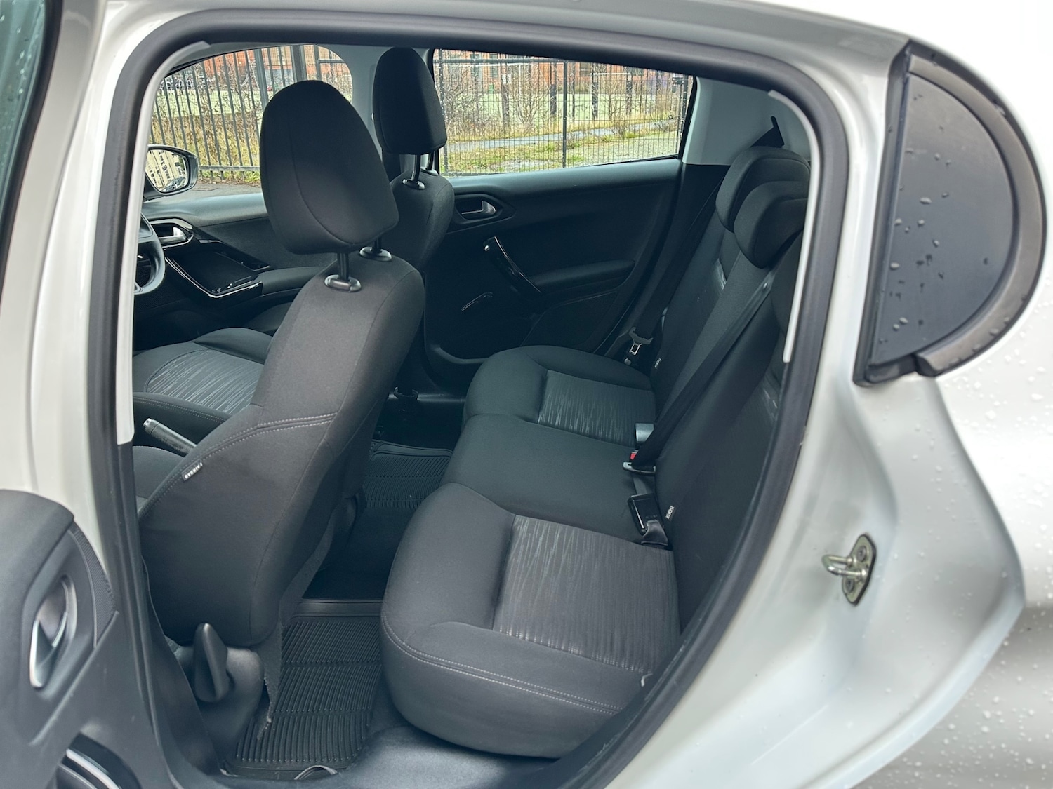 Used Peugeot 208 2013 for sale - 76941149: Photo 12