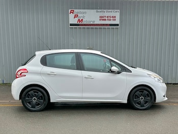 Used Peugeot 208 2013 for sale - 76941149: Photo