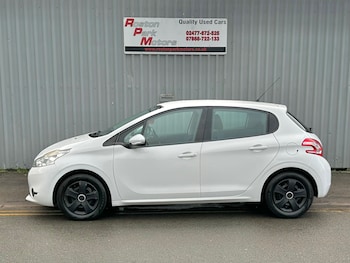 Used Peugeot 208 2013 for sale - 76941149: Photo