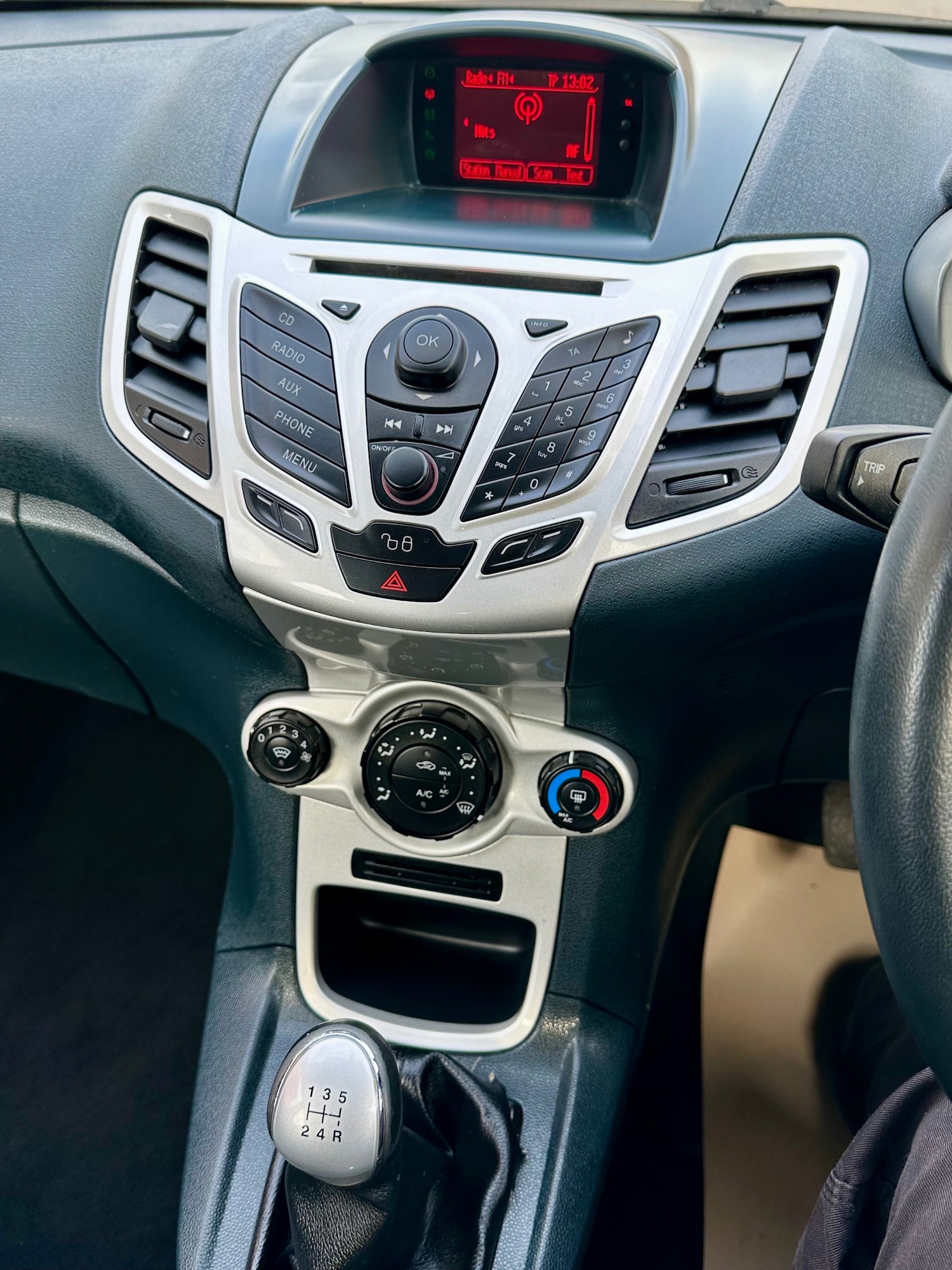 Used Ford Fiesta 2012 for sale - 76312628: Photo 15