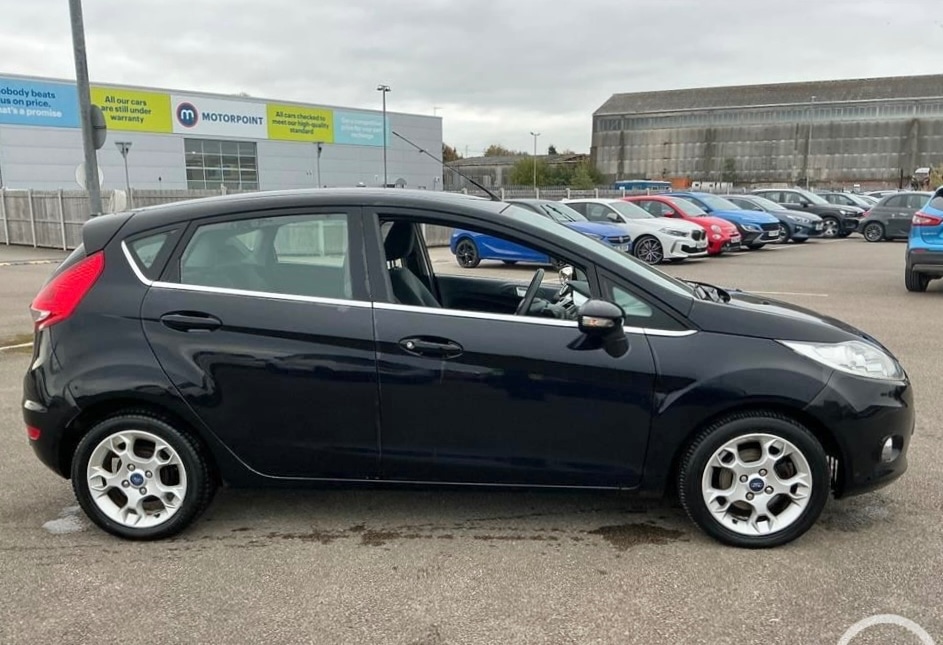 Used Ford Fiesta 2012 for sale - 76312628: Photo 2