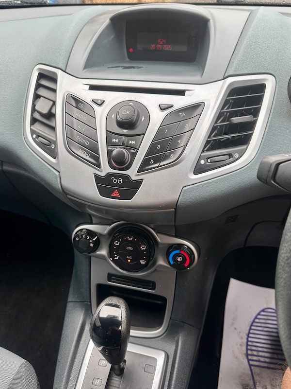 Used Ford Fiesta 2010 for sale - 76018312: Photo 15