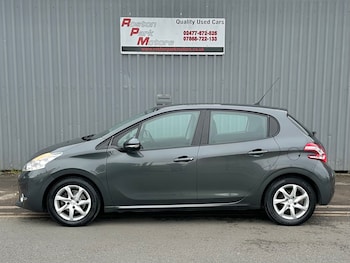 Used Peugeot 208 2014 for sale - 74171845: Photo