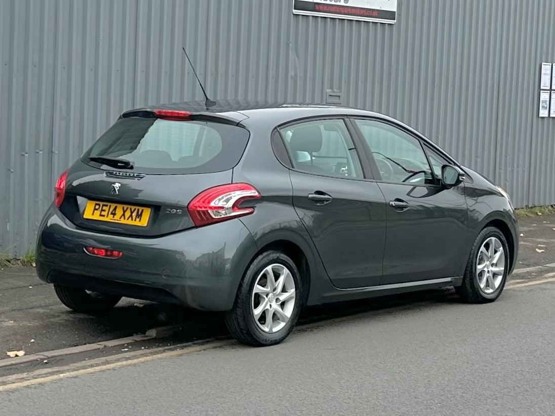 Used Peugeot 208 2014 for sale - 74171845: Photo 5
