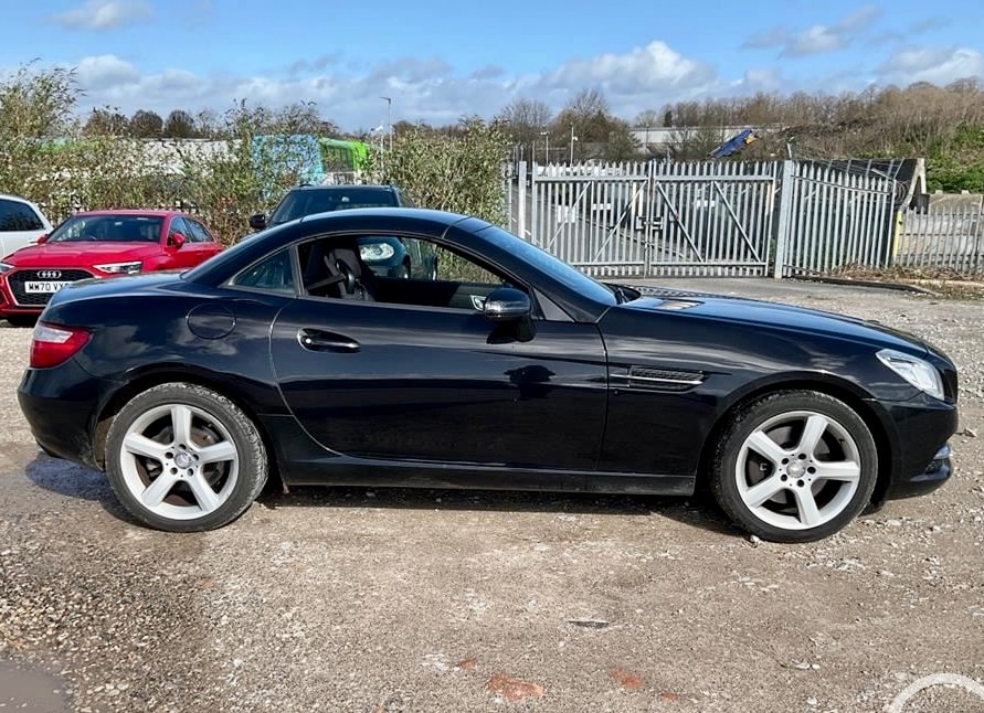 Used Mercedes-Benz SLK 2012 for sale - 77892053: Photo 2