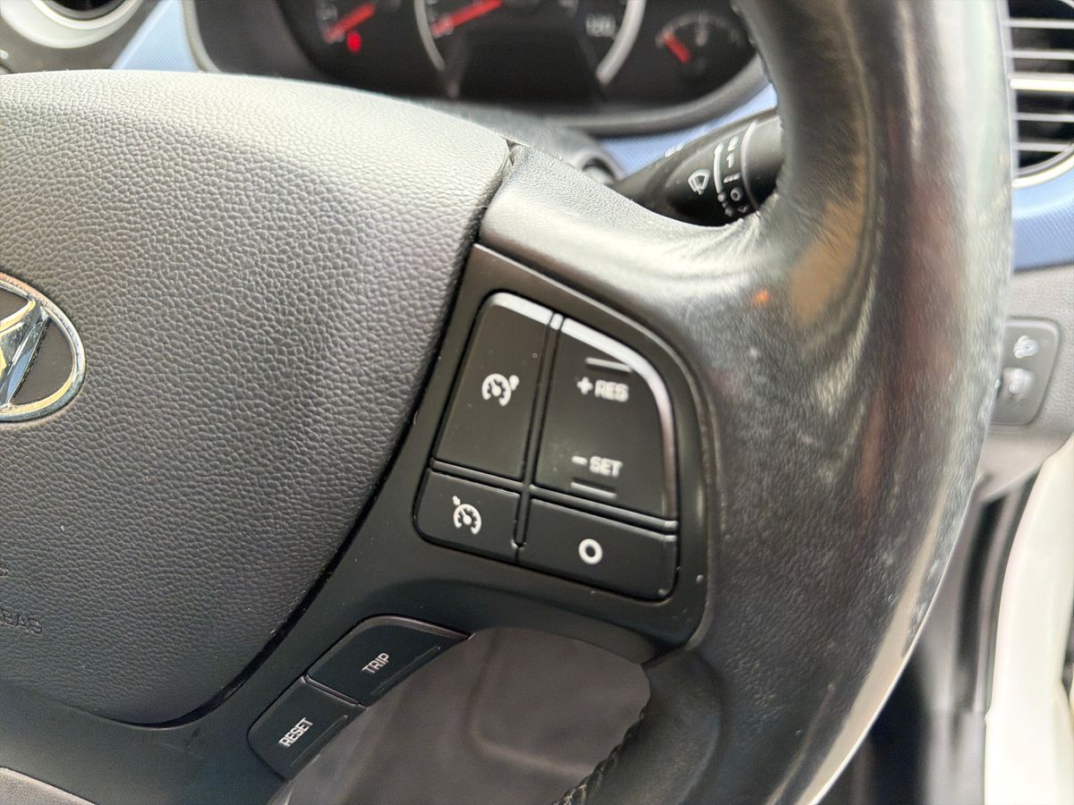 Used Hyundai i10 2015 for sale - 77388963: Photo 17