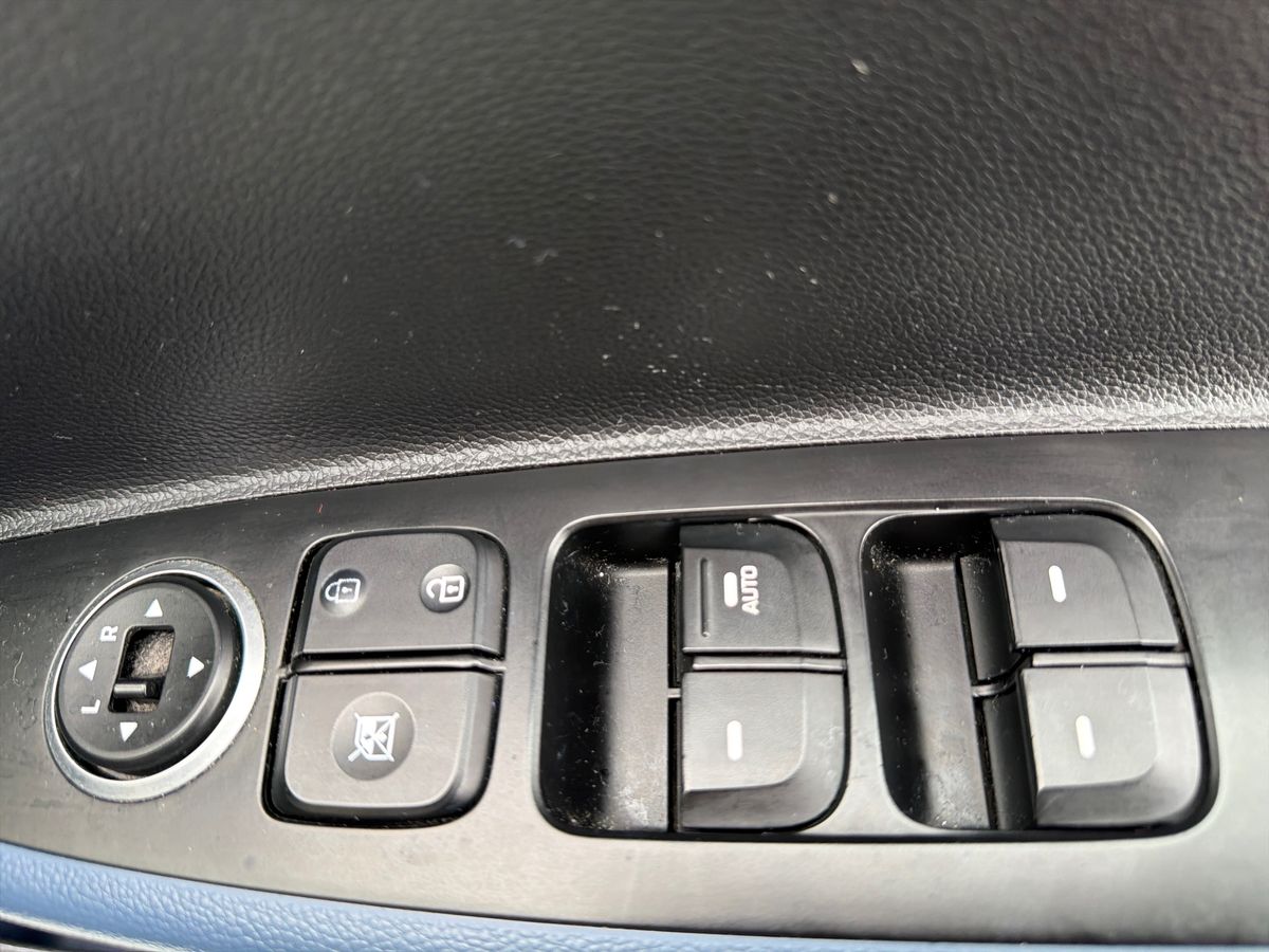 Used Hyundai i10 2015 for sale - 77388963: Photo 20