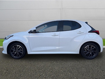 Used Toyota Yaris 2023 for sale - 76742988: Photo