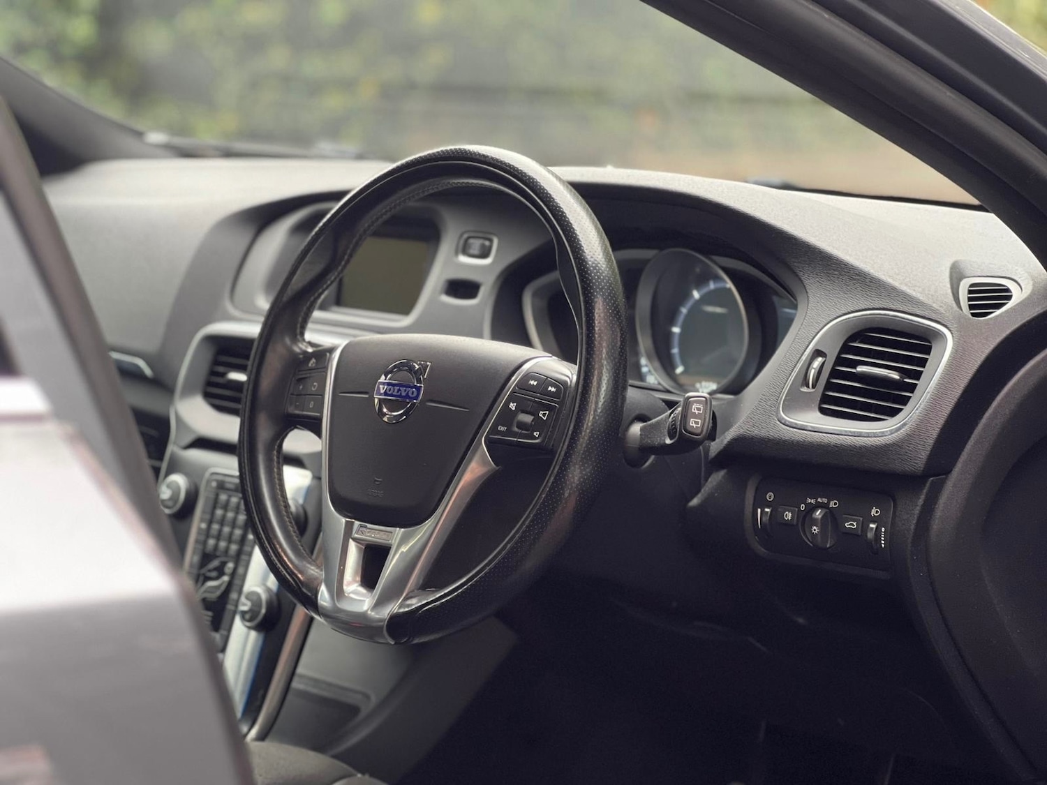 Used Volvo V40 2015 for sale - 76281378: Photo 13