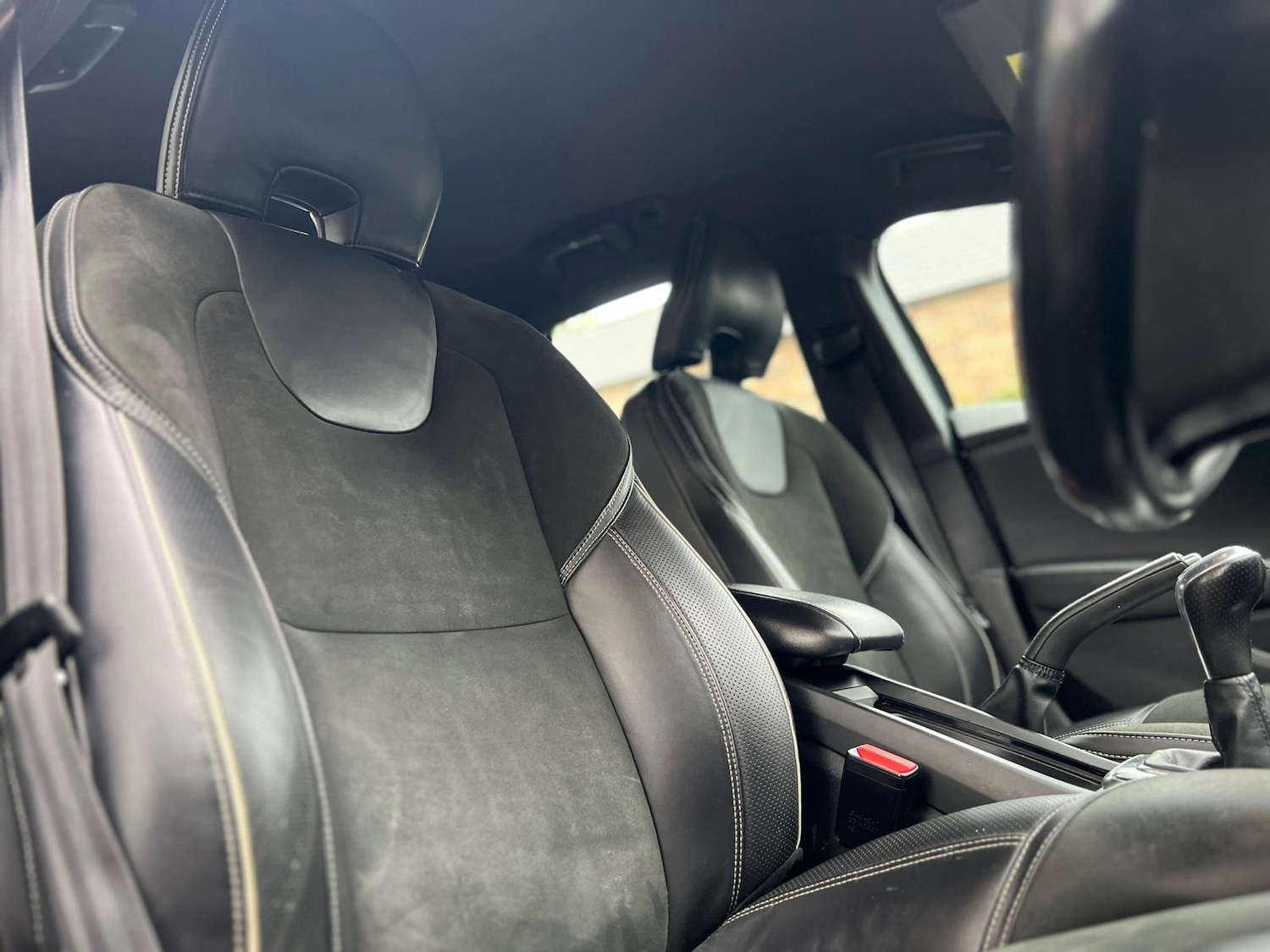 Used Volvo V40 2015 for sale - 76281378: Photo 15