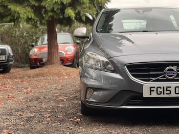 Used Volvo V40 2015 for sale - 76281378: Photo