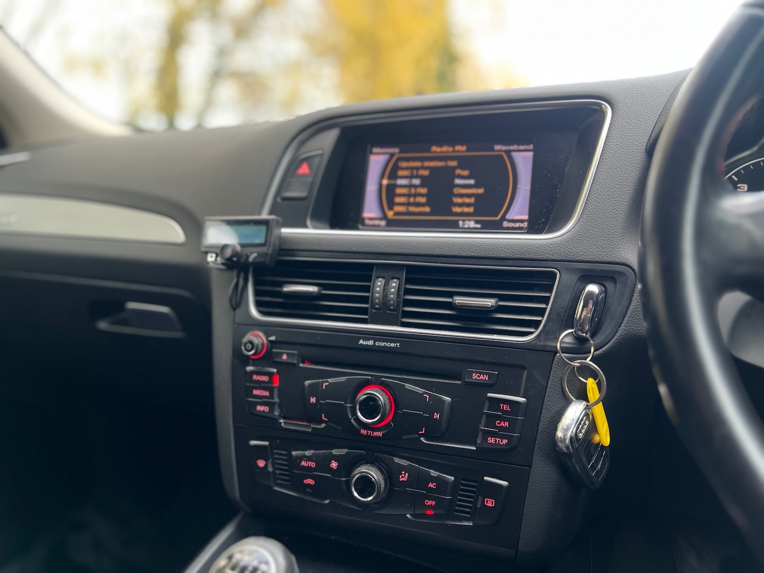 Used Audi Q5 2011 for sale - 76862837: Photo 14