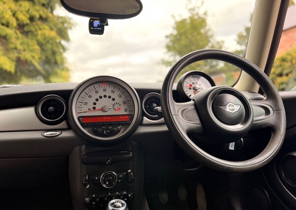 Used MINI Hatch 2011 for sale - 76082940: Photo 10