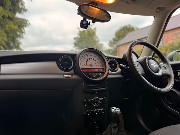 Used MINI Hatch 2011 for sale - 76082940: Photo 9