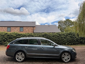Used Skoda Superb 2014 for sale - 75921814: Photo