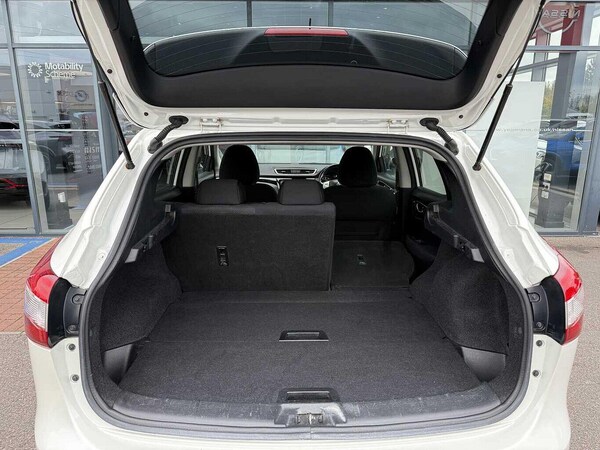Used Nissan Qashqai 2015 for sale - 76215355: Photo 28