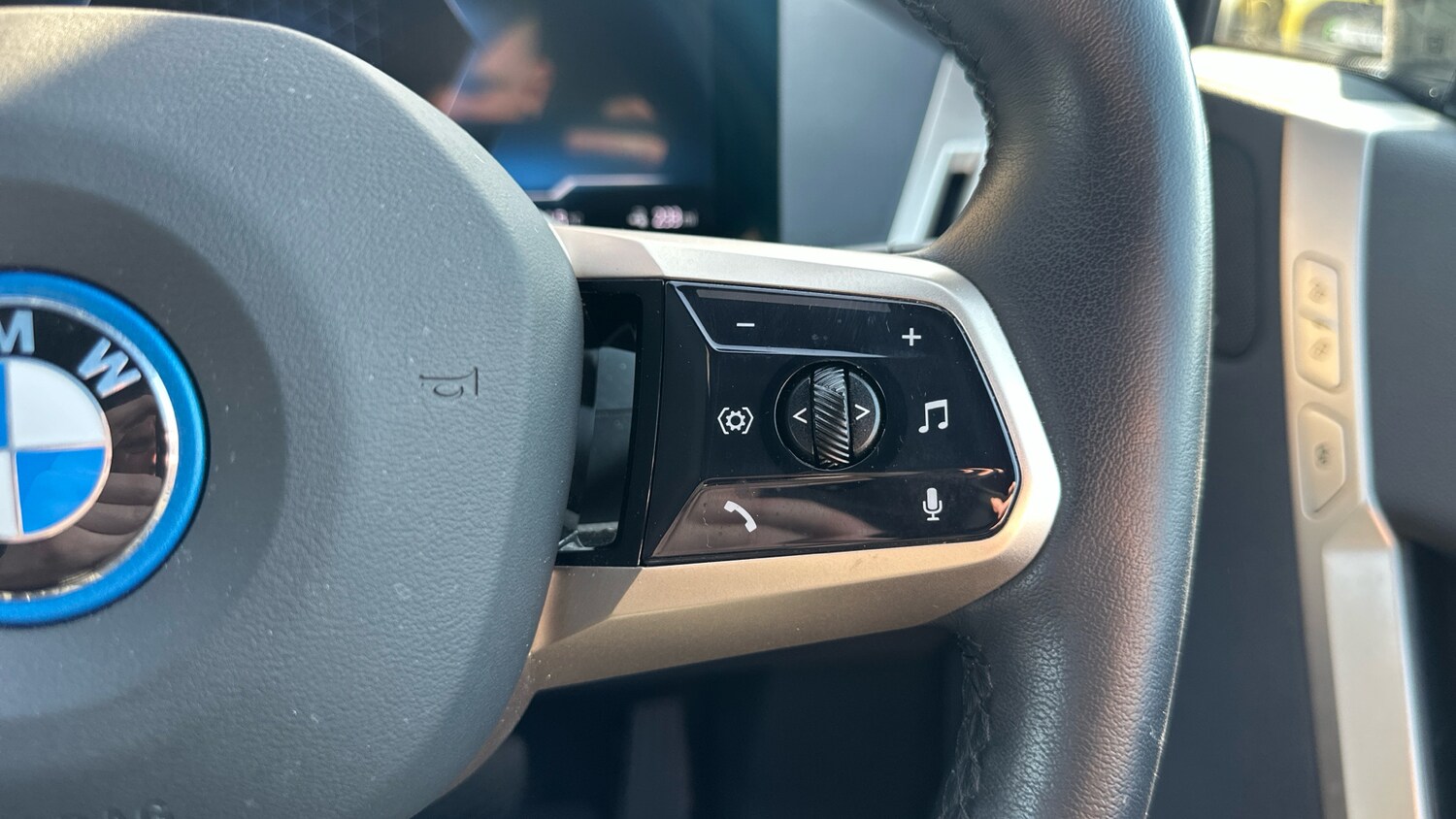 Used BMW iX 2023 for sale - 77963106: Photo 18