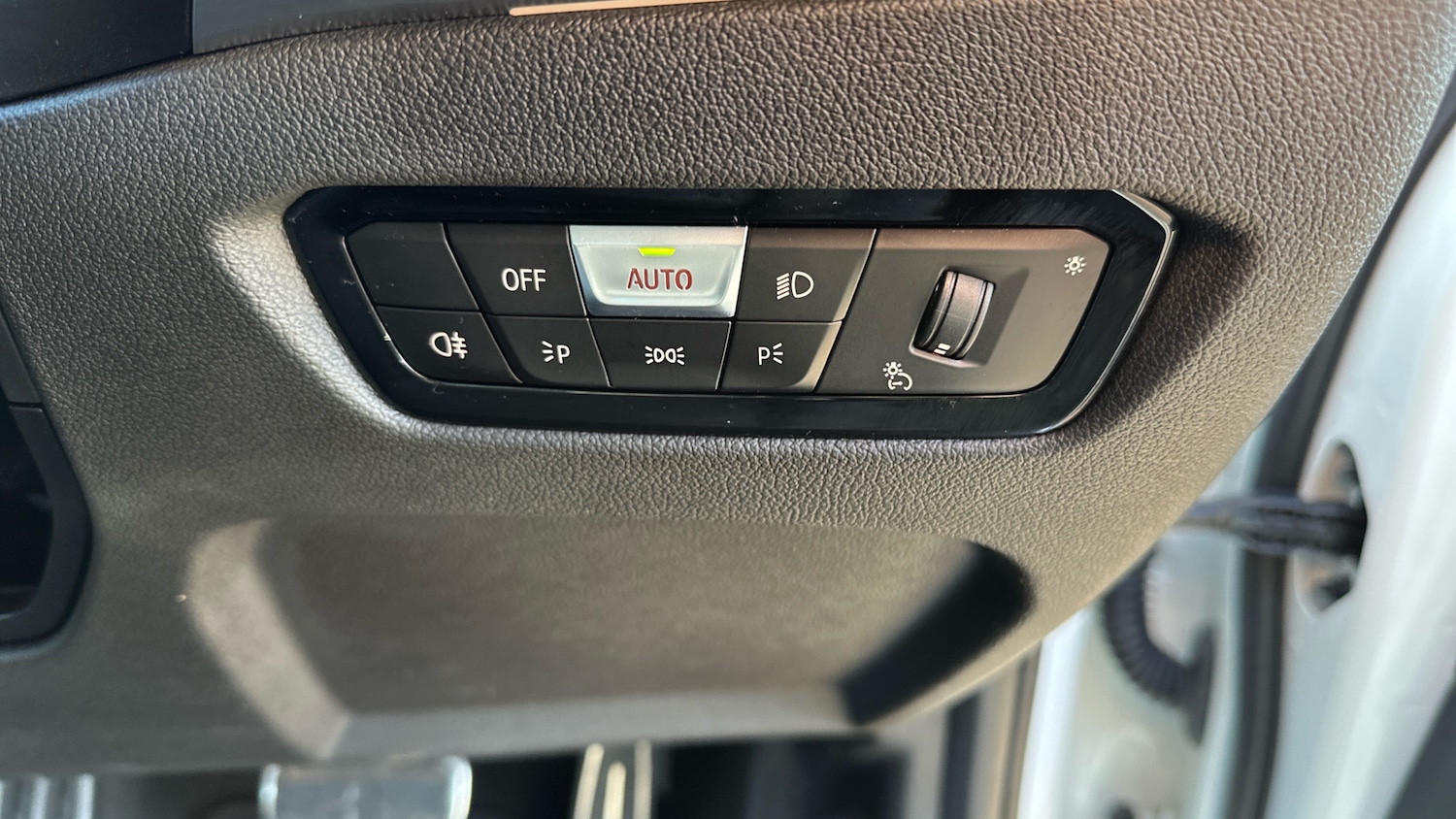 Used BMW 3 Series 2024 for sale - 77628790: Photo 31