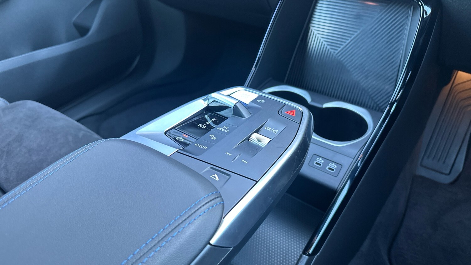 Used BMW iX1 2024 for sale - 76903851: Photo 10