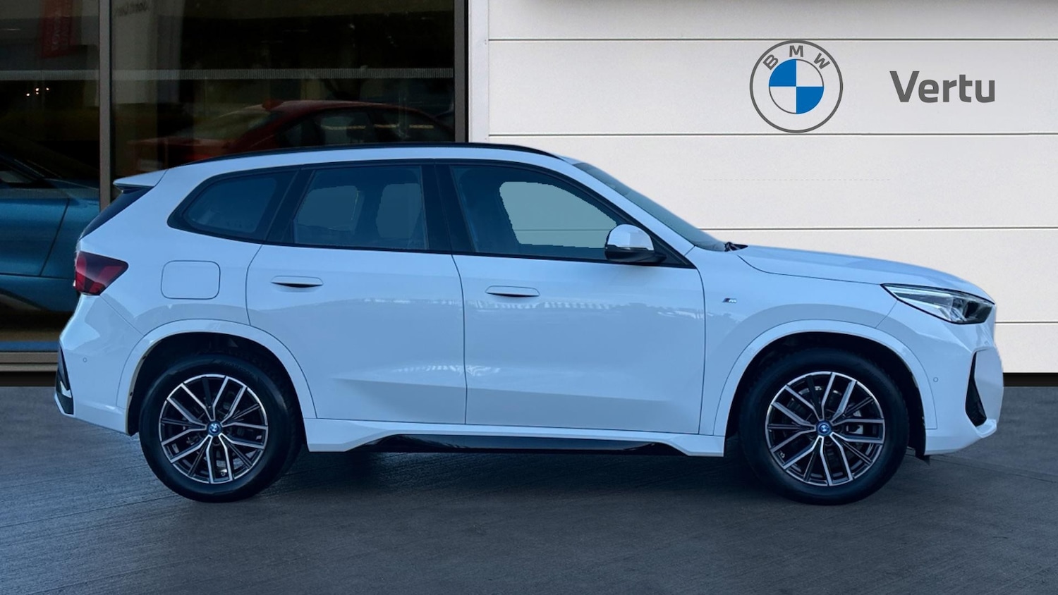 Used BMW iX1 2024 for sale - 76903851: Photo 3