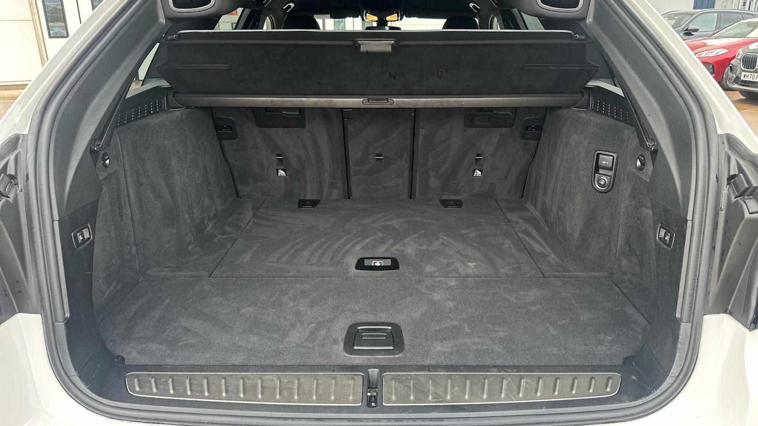 Used BMW 5 Series 2023 for sale - 76720426: Photo 13