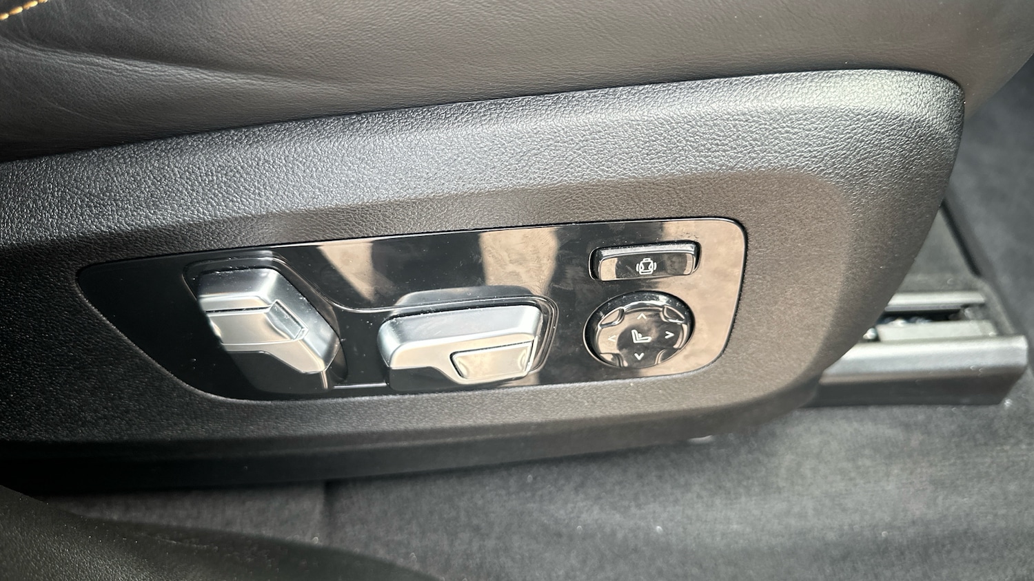 Used BMW X5 M 2025 for sale - 76863721: Photo 38