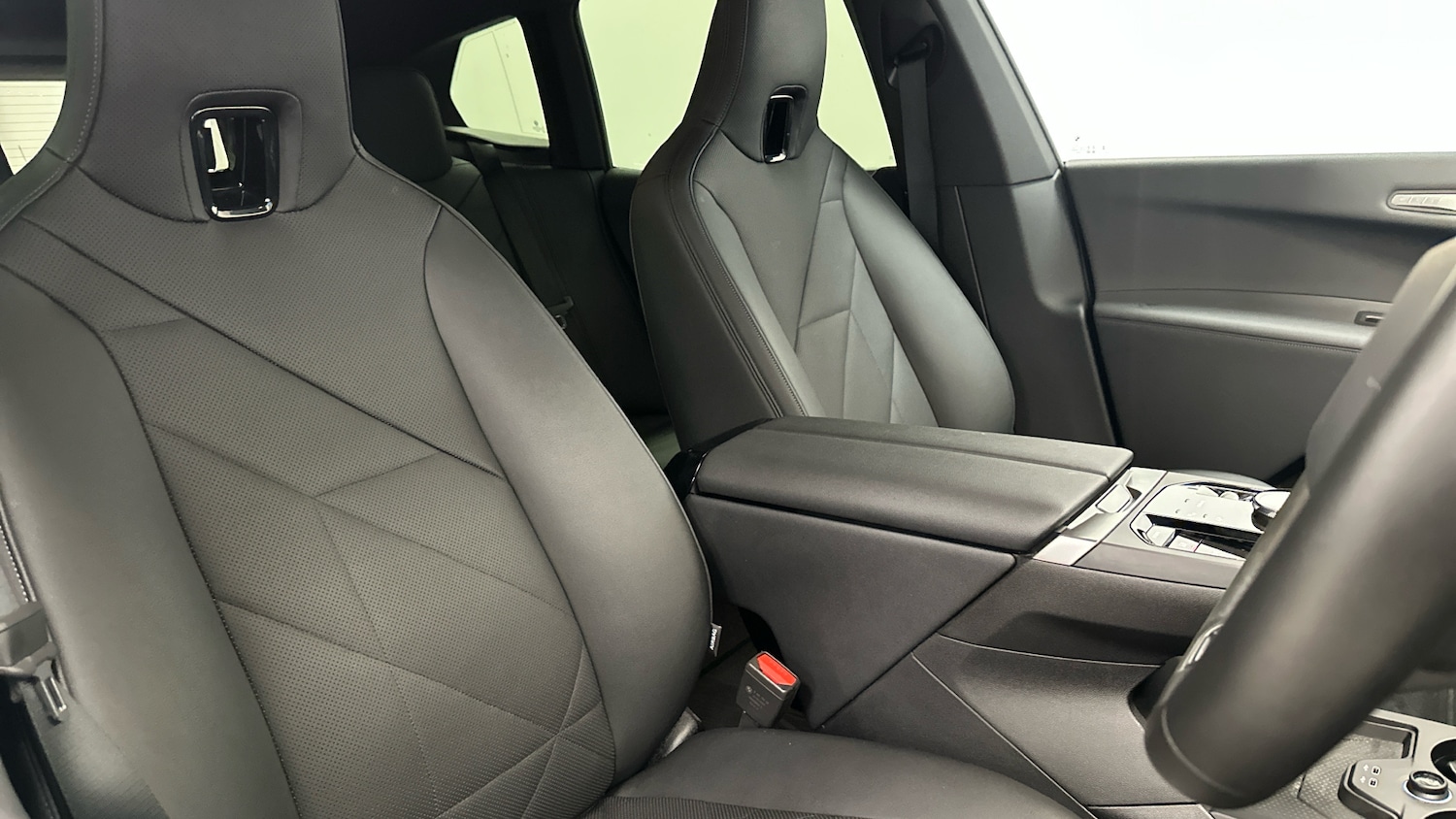 Used BMW iX 2025 for sale - 77377921: Photo 11