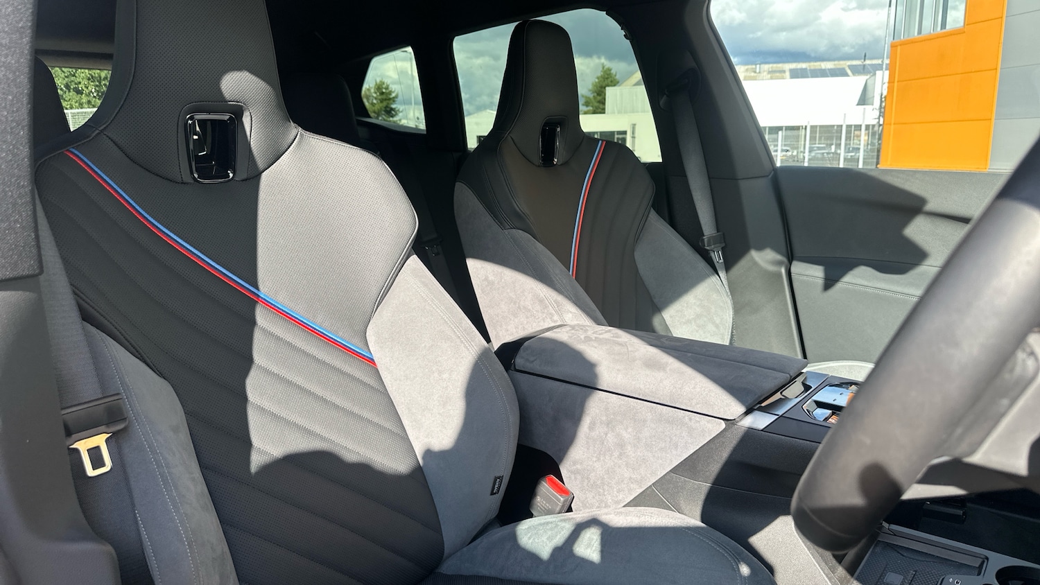 Used BMW iX 2025 for sale - 76960637: Photo 11