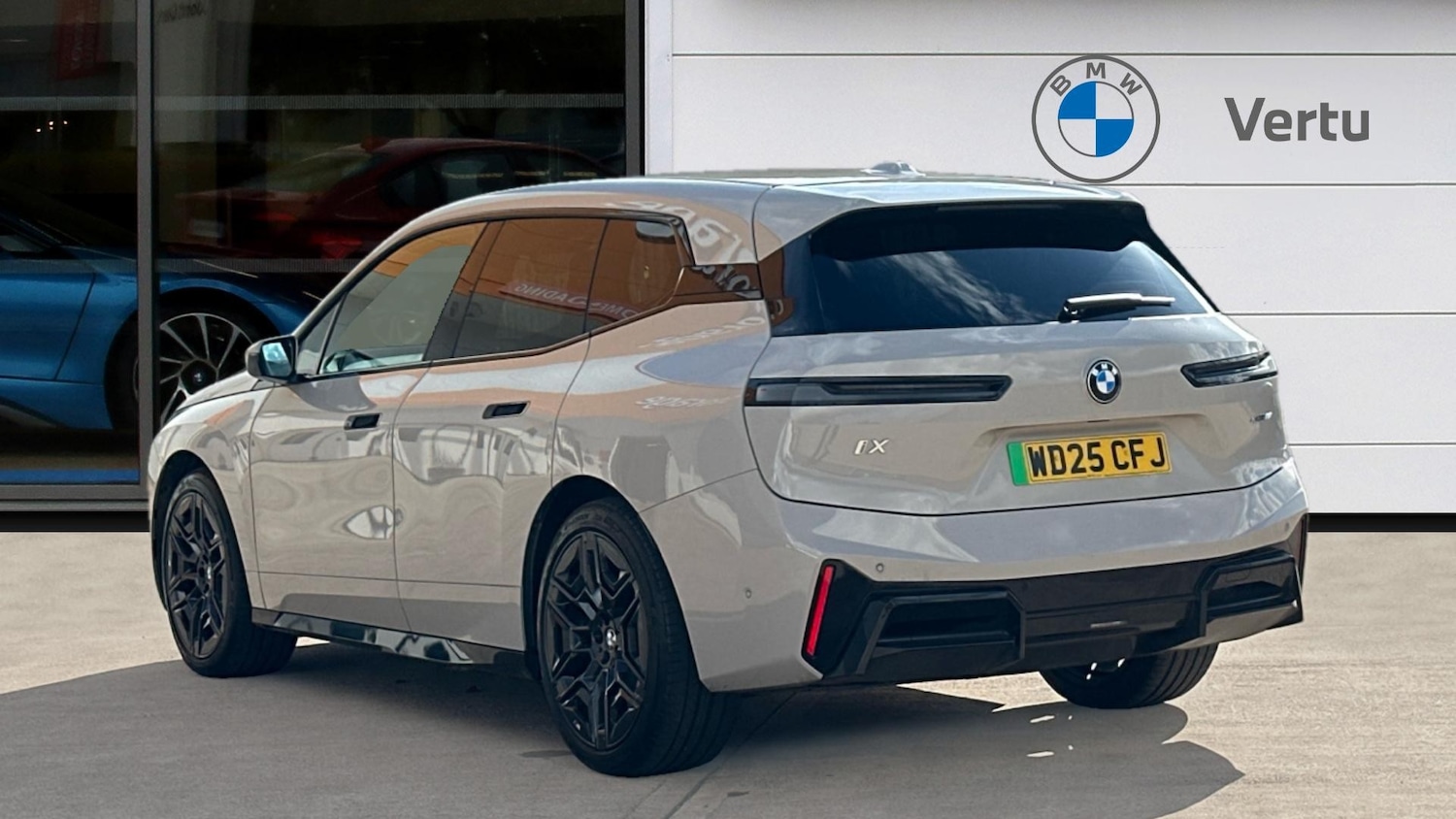 Used BMW iX 2025 for sale - 76960637: Photo 2