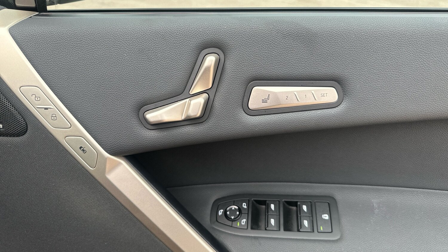 Vehicle 33