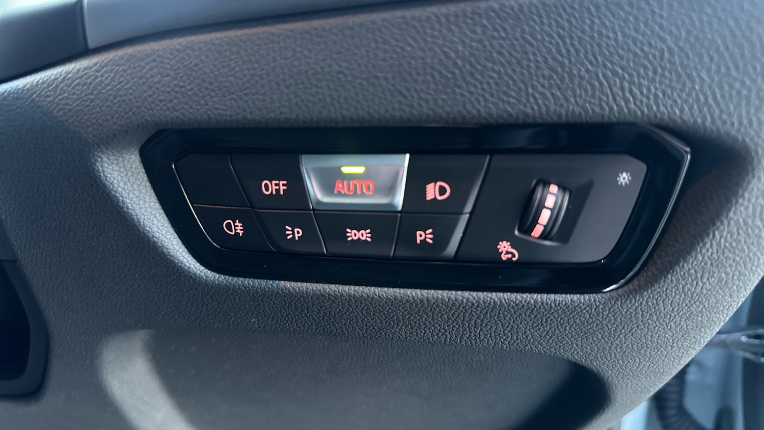 Used BMW 3 Series 2024 for sale - 76799063: Photo 29