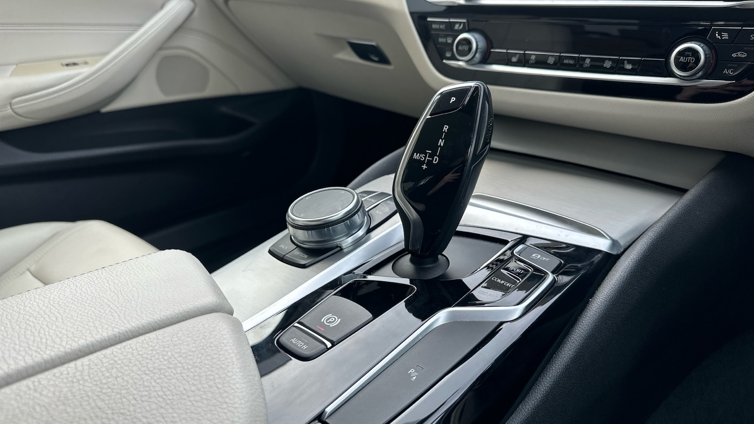 Used BMW 5 Series 2017 for sale - 77985210: Photo 10