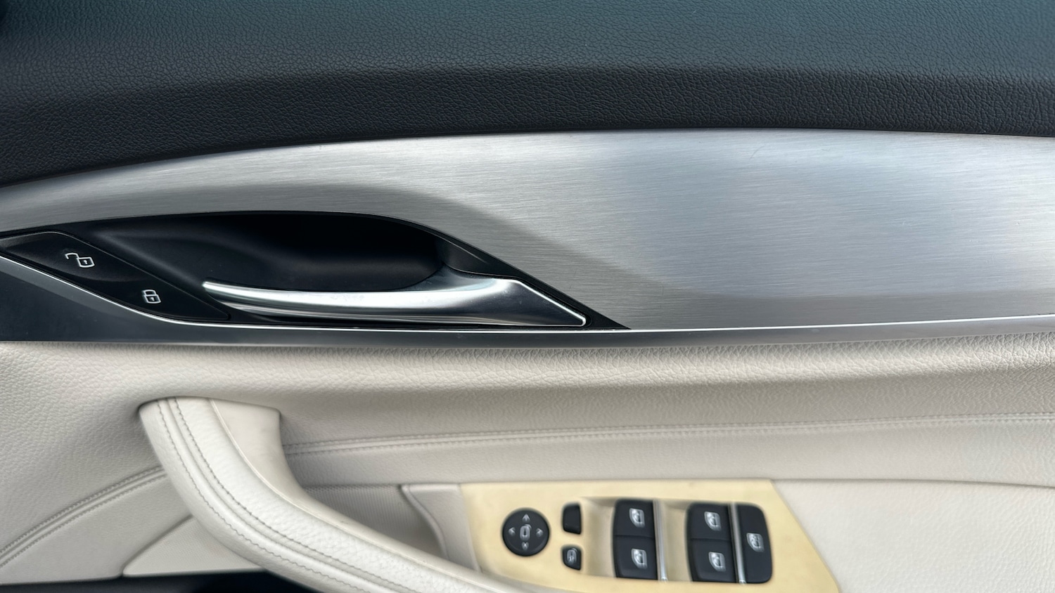 Used BMW 5 Series 2017 for sale - 77985210: Photo 30