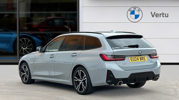 Used BMW 3 Series 2024 for sale - 76298902: Photo 2