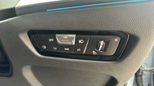 Used BMW 3 Series 2024 for sale - 76298902: Photo 32