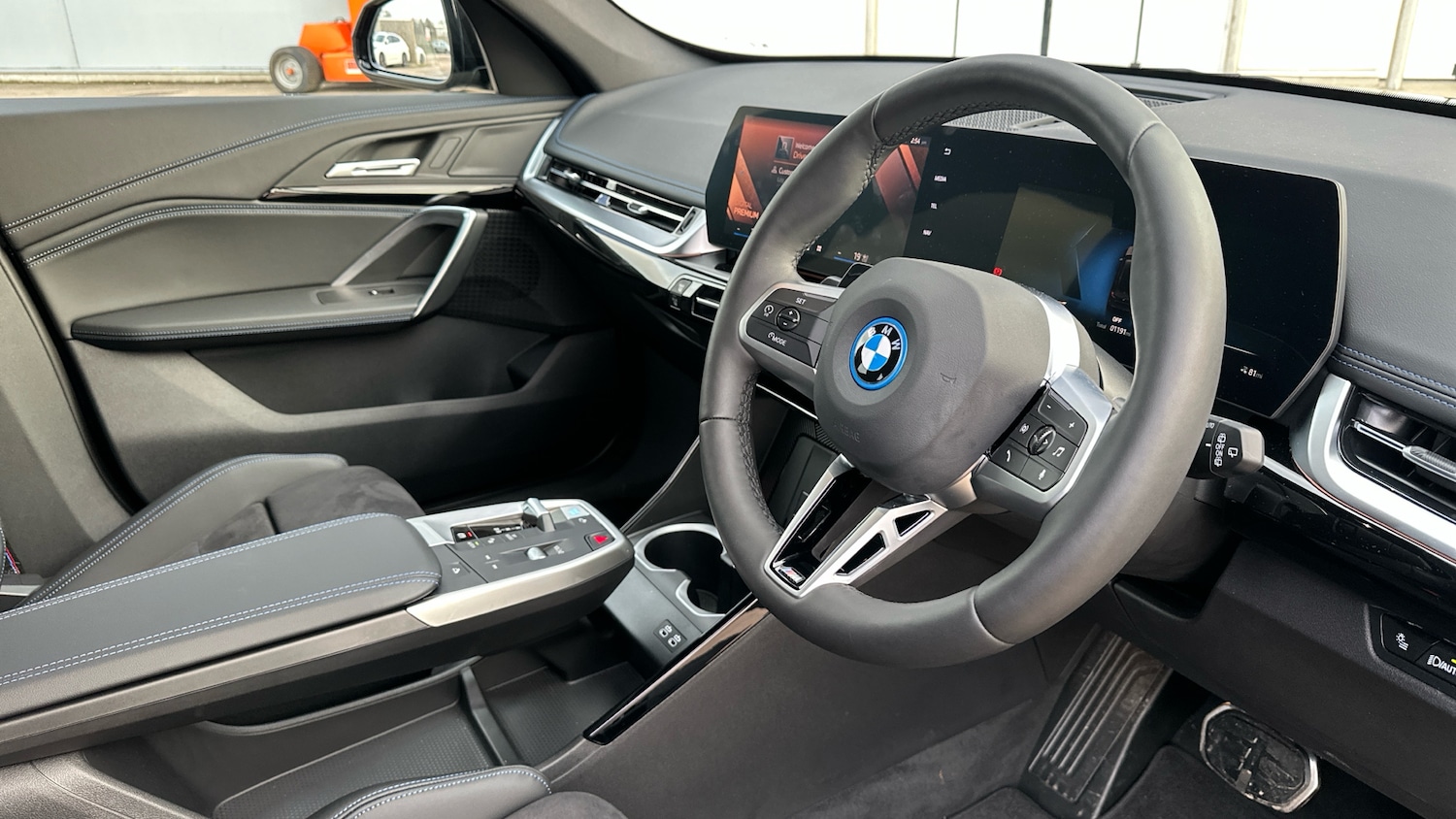 Used BMW iX1 2025 for sale - 77270723: Photo 6