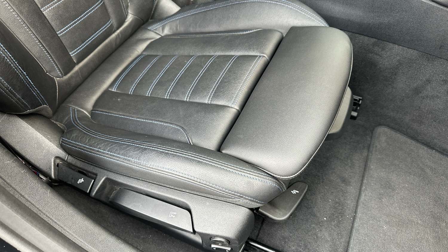 Used BMW i4 2022 for sale - 76490398: Photo 32