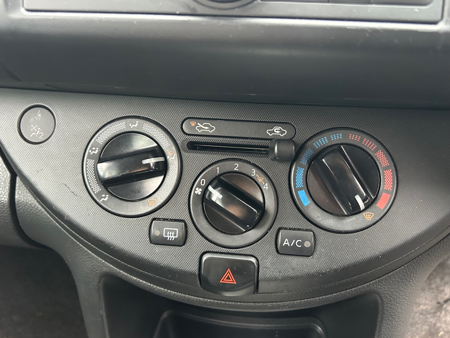 Used Nissan Note 2010 for sale - 76763350: Photo 24