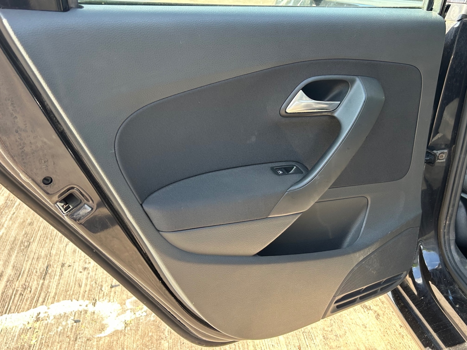 Used Volkswagen Polo 2011 for sale - 76976915: Photo 12