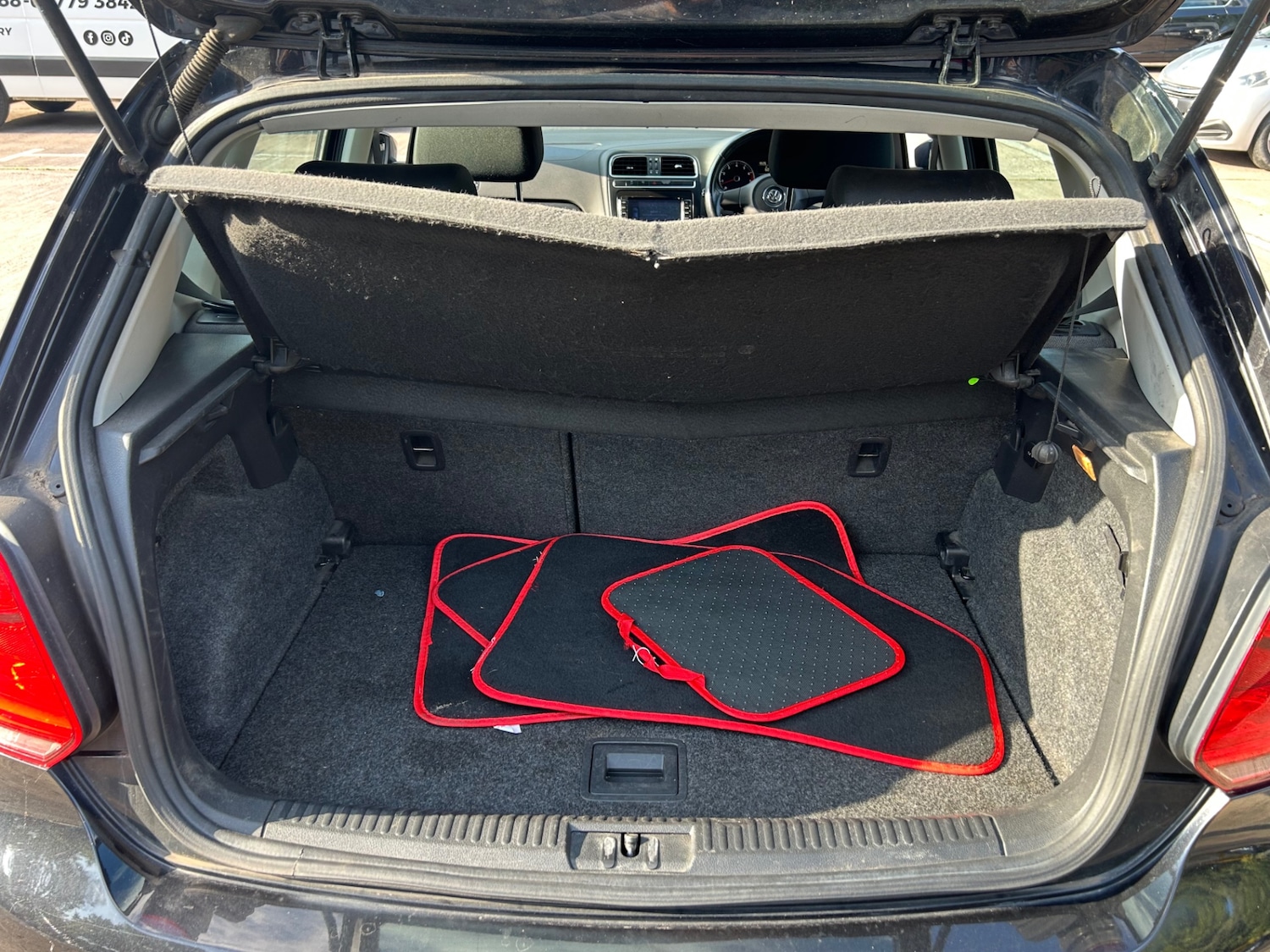 Used Volkswagen Polo 2011 for sale - 76976915: Photo 14