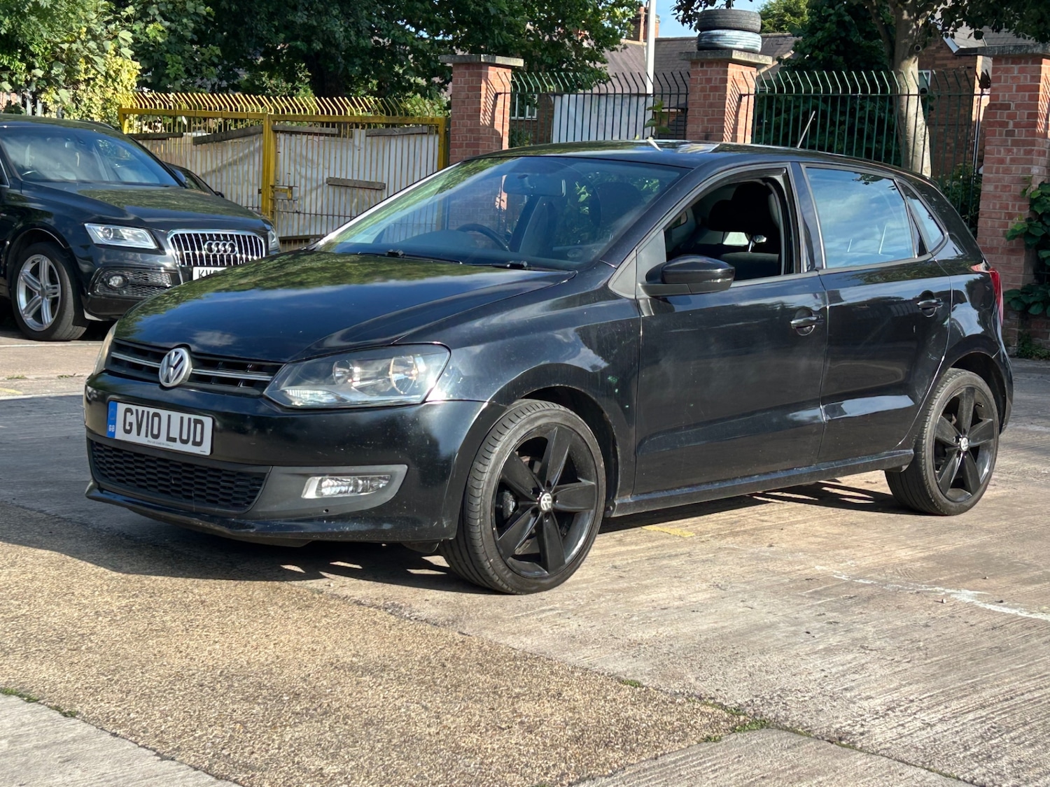 Used Volkswagen Polo 2011 for sale - 76976915: Photo 3