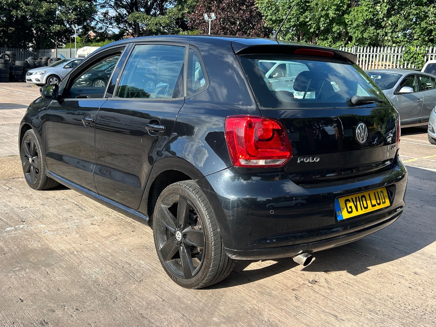 Used Volkswagen Polo 2011 for sale - 76976915: Photo 5