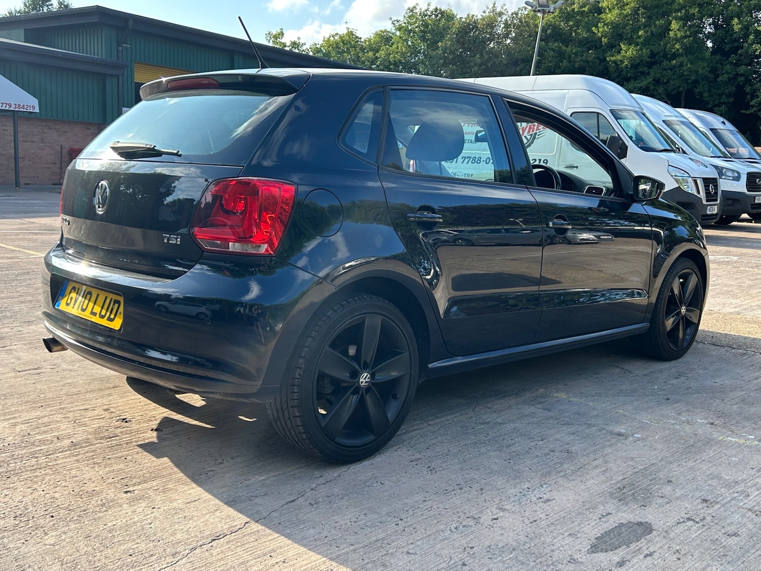 Used Volkswagen Polo 2011 for sale - 76976915: Photo 7