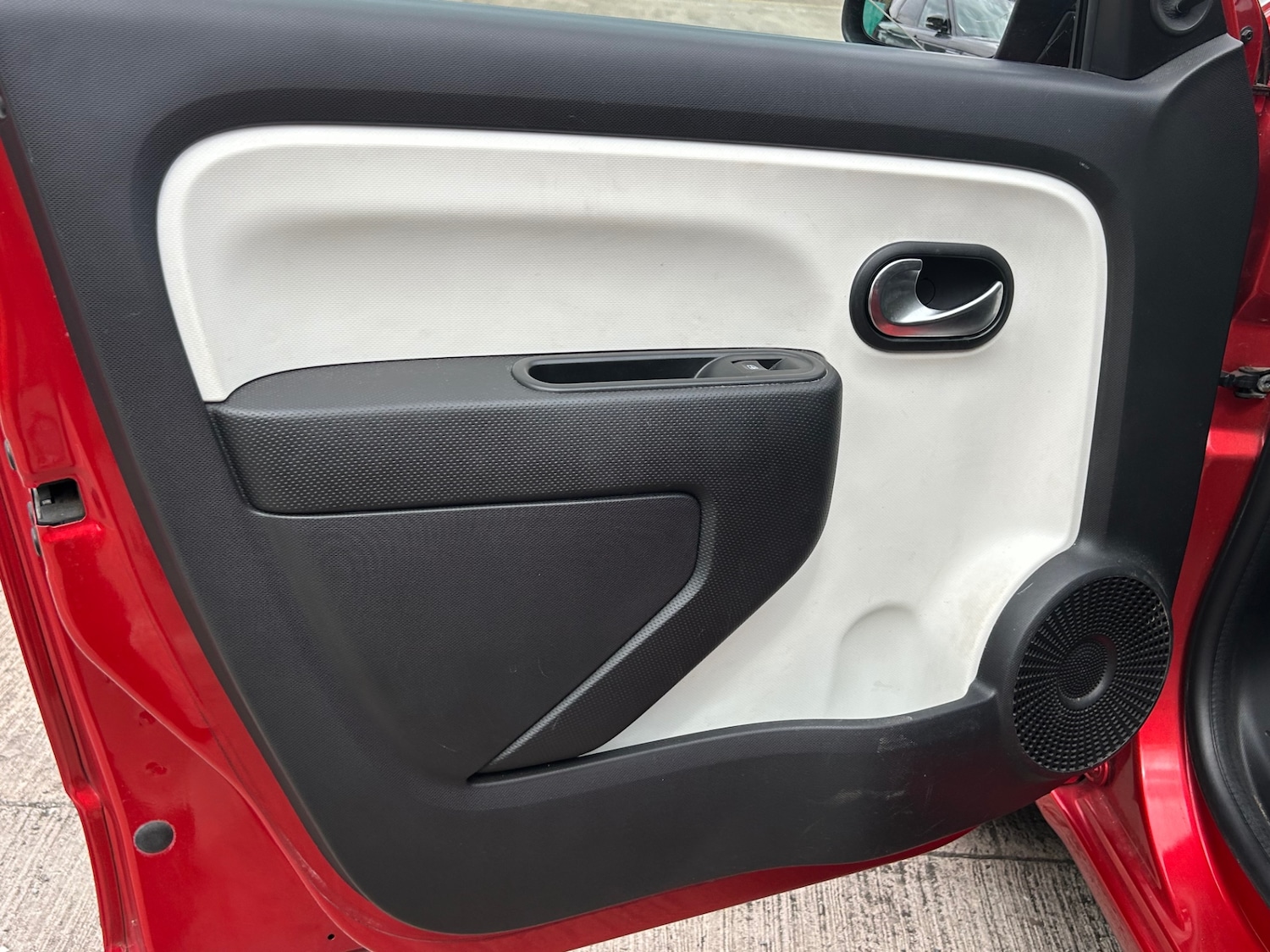 Used Renault Twingo 2016 for sale - 76643847: Photo 11