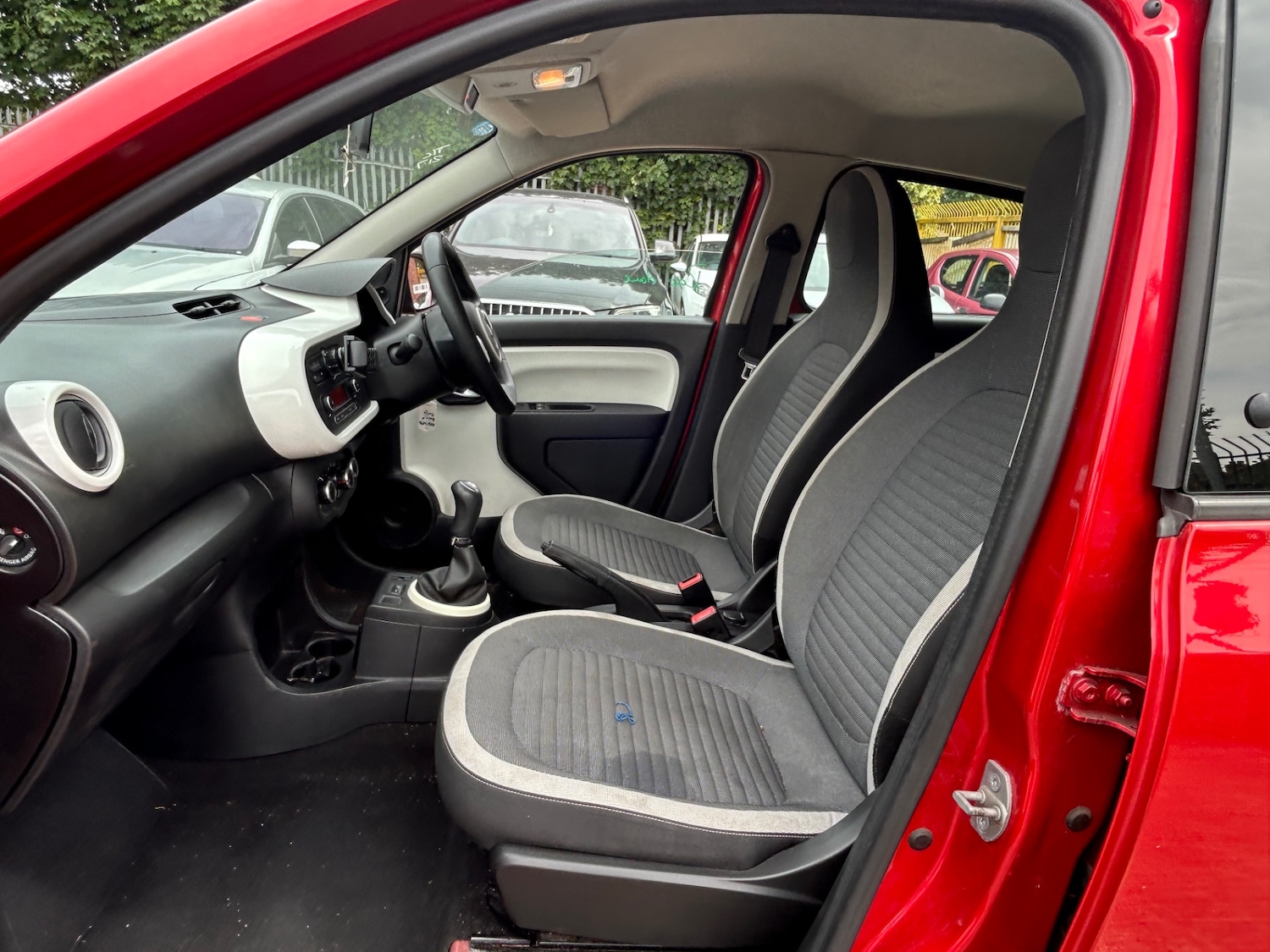 Used Renault Twingo 2016 for sale - 76643847: Photo 9