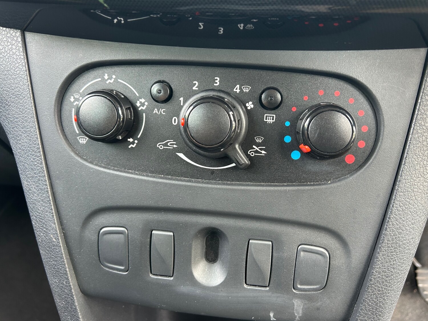 Used Dacia Sandero 2017 for sale - 78197181: Photo 25