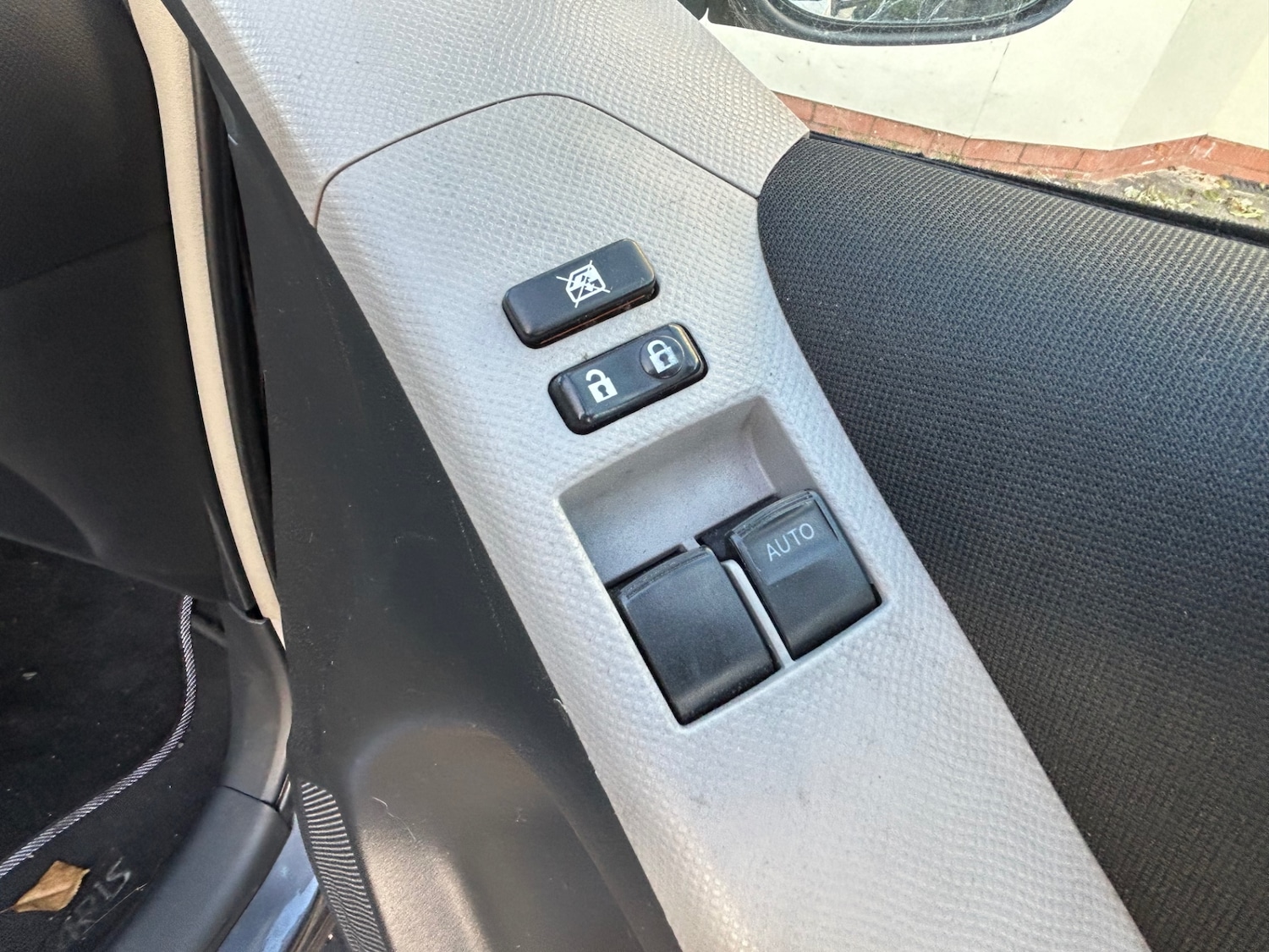 Used Toyota Yaris 2011 for sale - 76637872: Photo 12